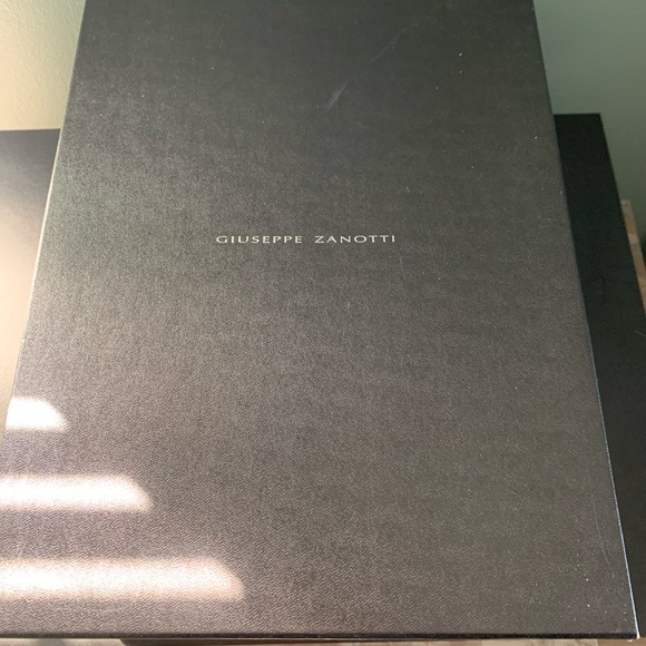 Giuseppe Zanotti studded blabber sneakers *Rare* - Picture 8 of 8